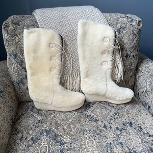 Never Worn Tory Burch Shearling Wedge Lace-up Boots